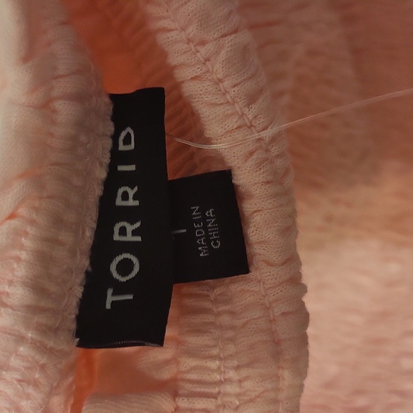 NWT Torrid Pink Strapless Top Size 1 - Picture 2 of 4